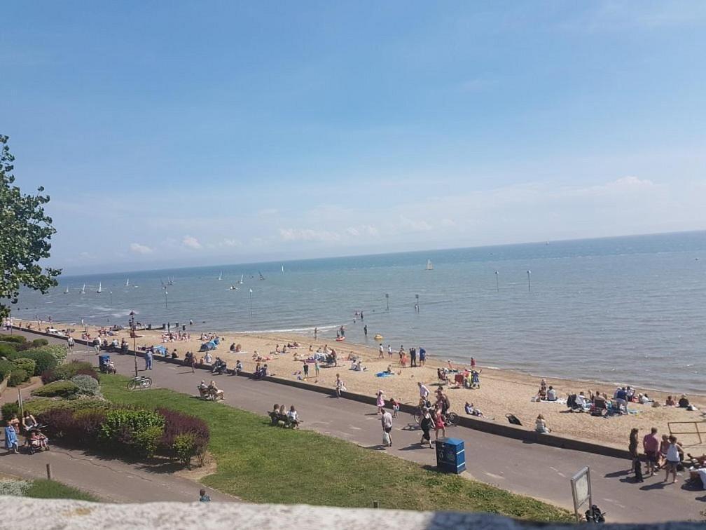 Leigh-On-Sea Retreat - 2 Bedroom Apartment מראה חיצוני תמונה